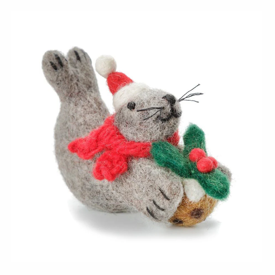 Amica Felt Grey Seal with Christmas Pudding