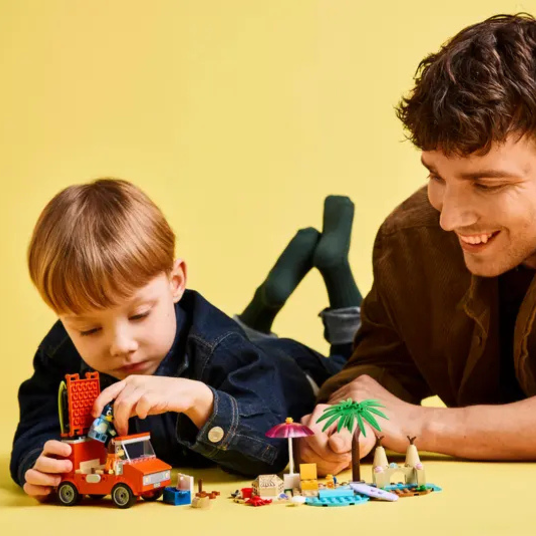 Lego 11202 Bluey's Beach and Family Car Trip